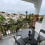 Vista Verde Apartamentos Malagatravelbook Piscina Y Parking Gratis