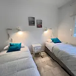 Apartamentos Malagatravelbook Piscina Y Parking Gratis